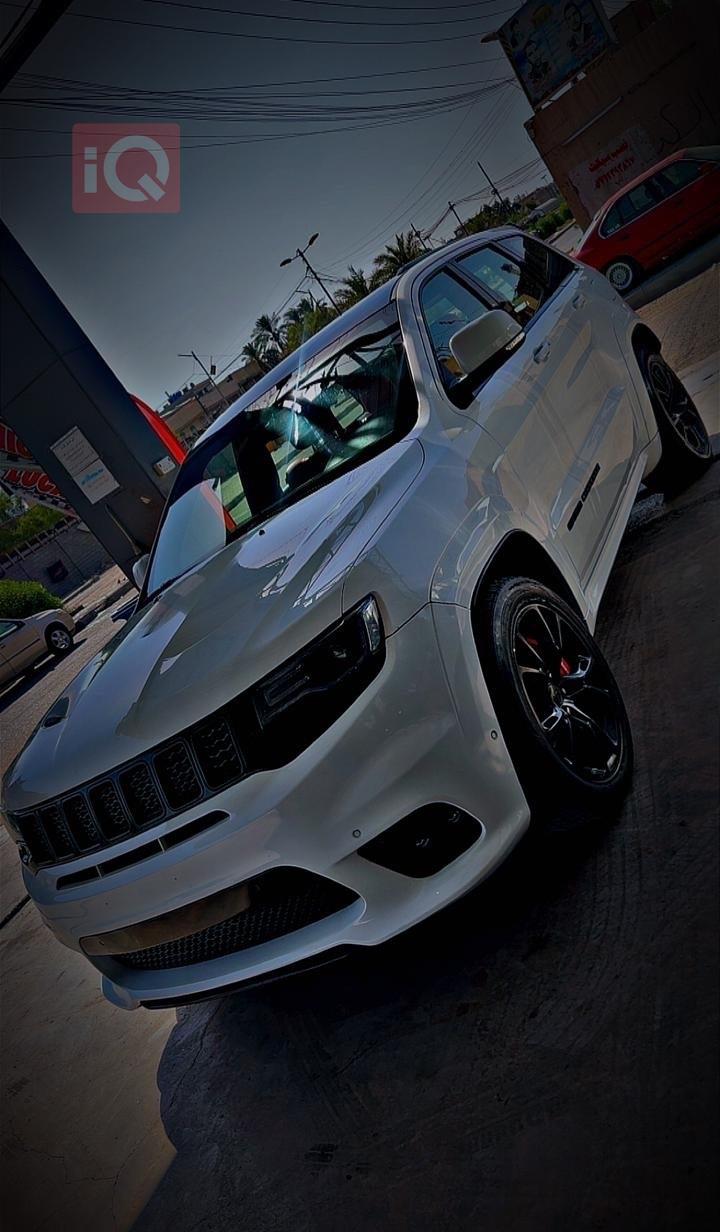 جیپ گراند شیرۆکی